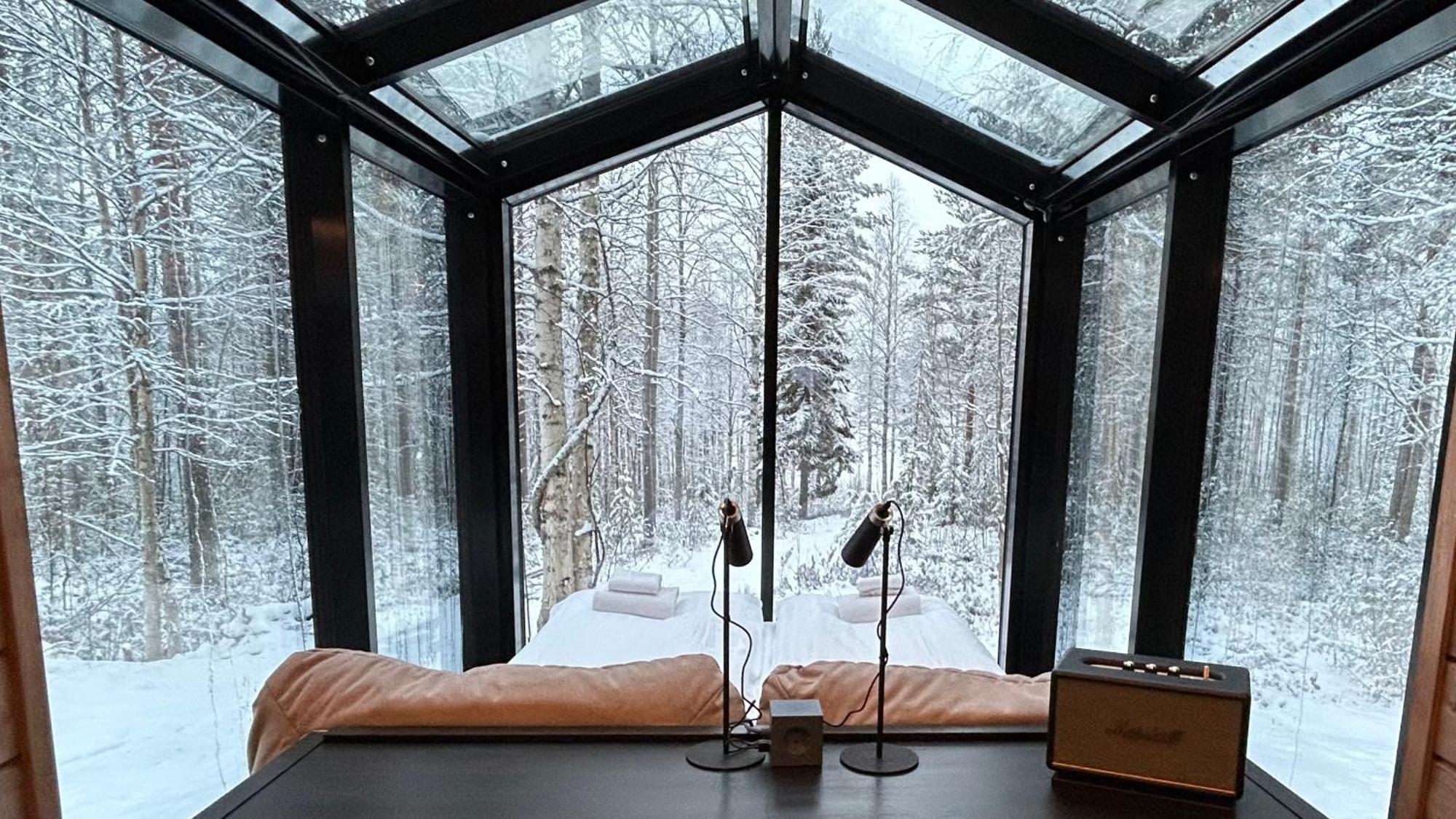 Sky Lodging ~ Sleeping Under The Stars โรวานิเอมิ ภายนอก รูปภาพ